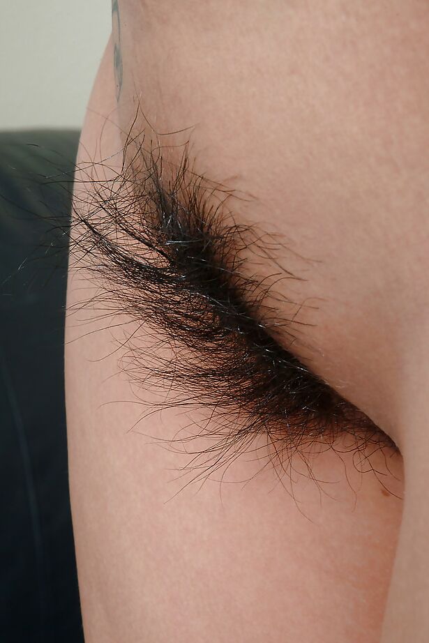 16P Thin first timer Starlingz parting hairy vagina on couch for masturbation