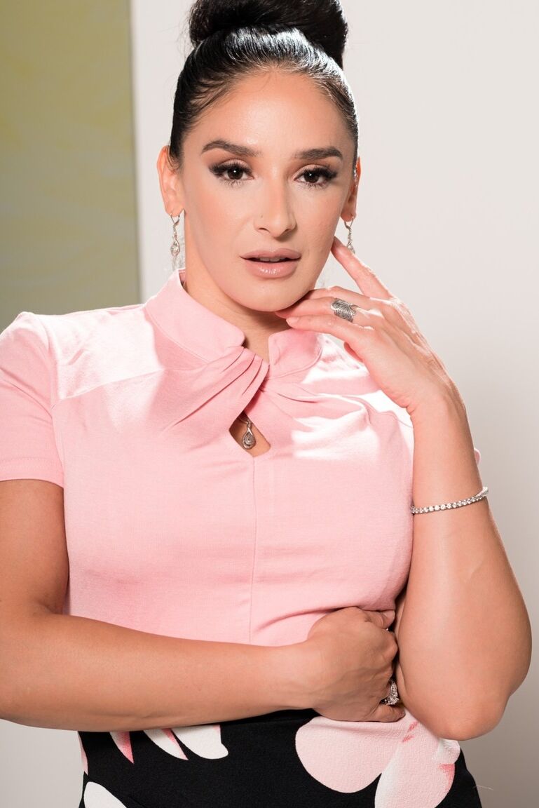 15P Mulher morena Sheena Ryder