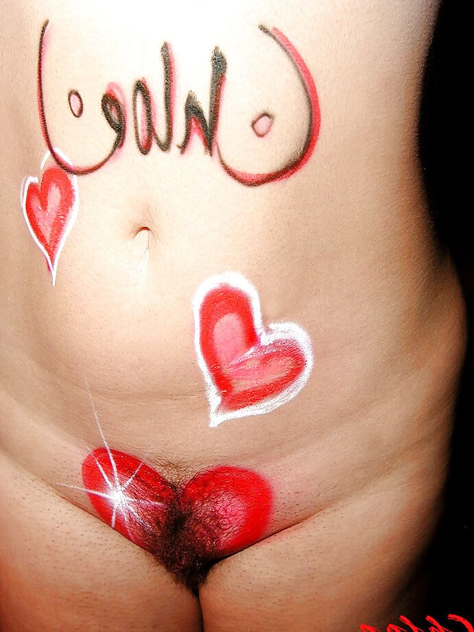 12P MILF Chloe Vevrier has nice melons and hairy pussy covered with body paint