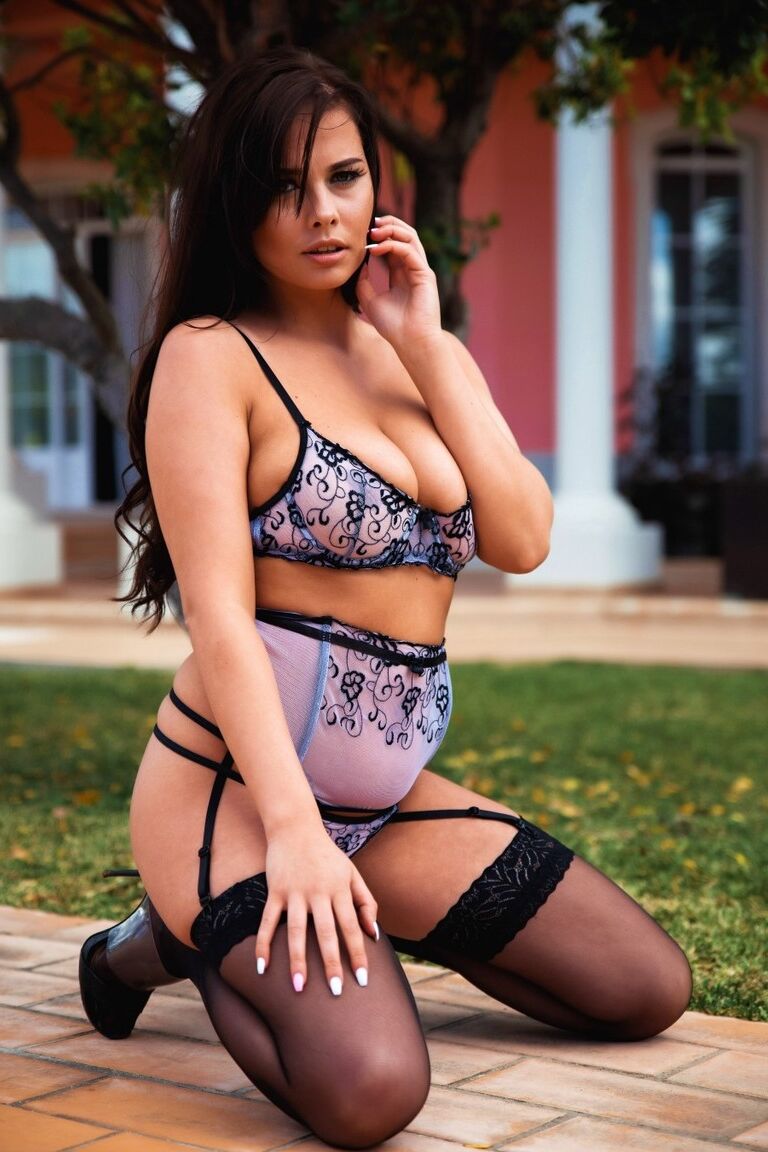 11P mais que nylons Kym Graham British Glamour Babe ao ar livre
