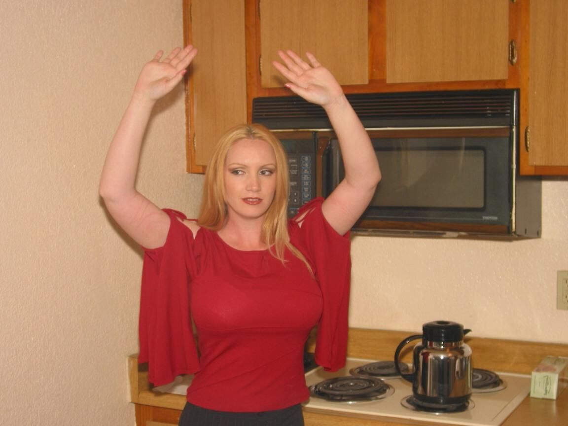13P Bondage Atado Bondage Diversión con Esposa Rubia Caliente