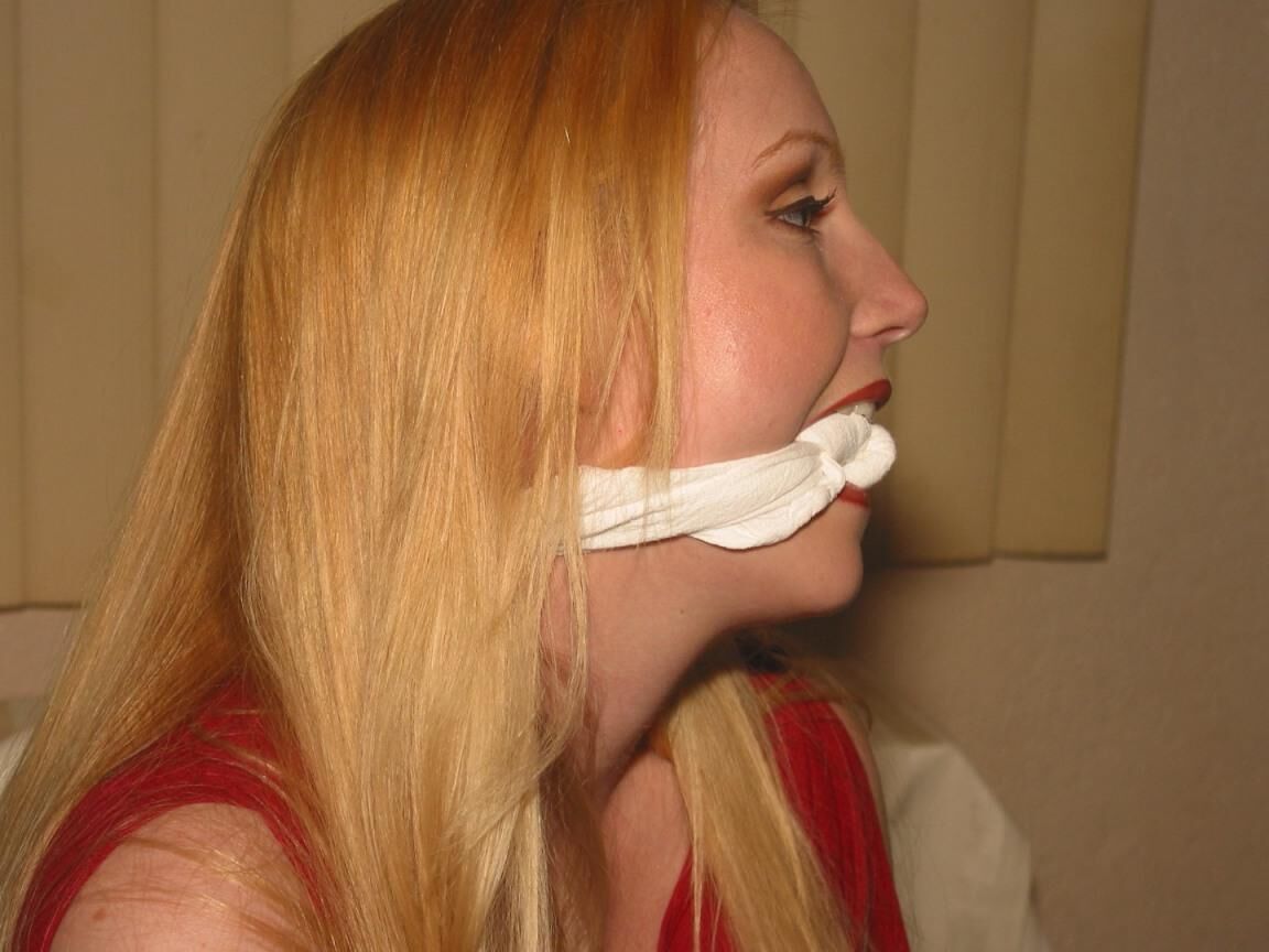 13P Bondage Atado Bondage Diversión con Esposa Rubia Caliente