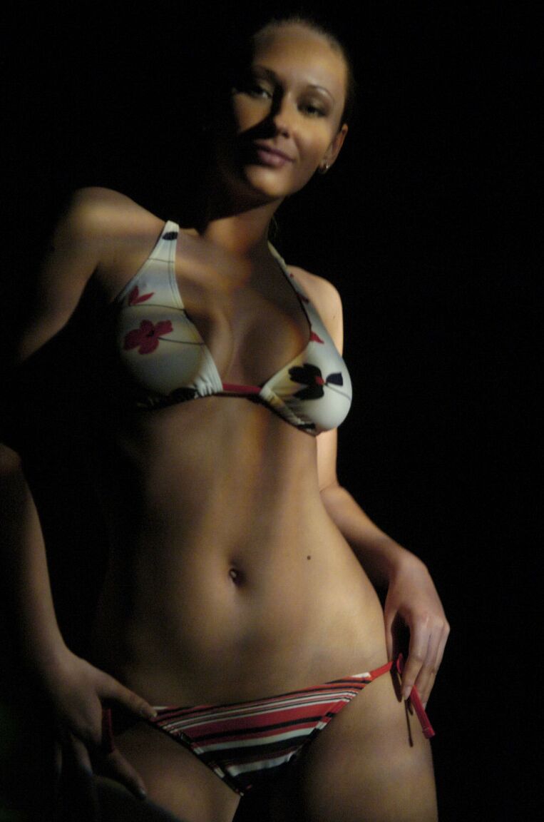 13P A peituda Veronika oferece seu corpo magnífico