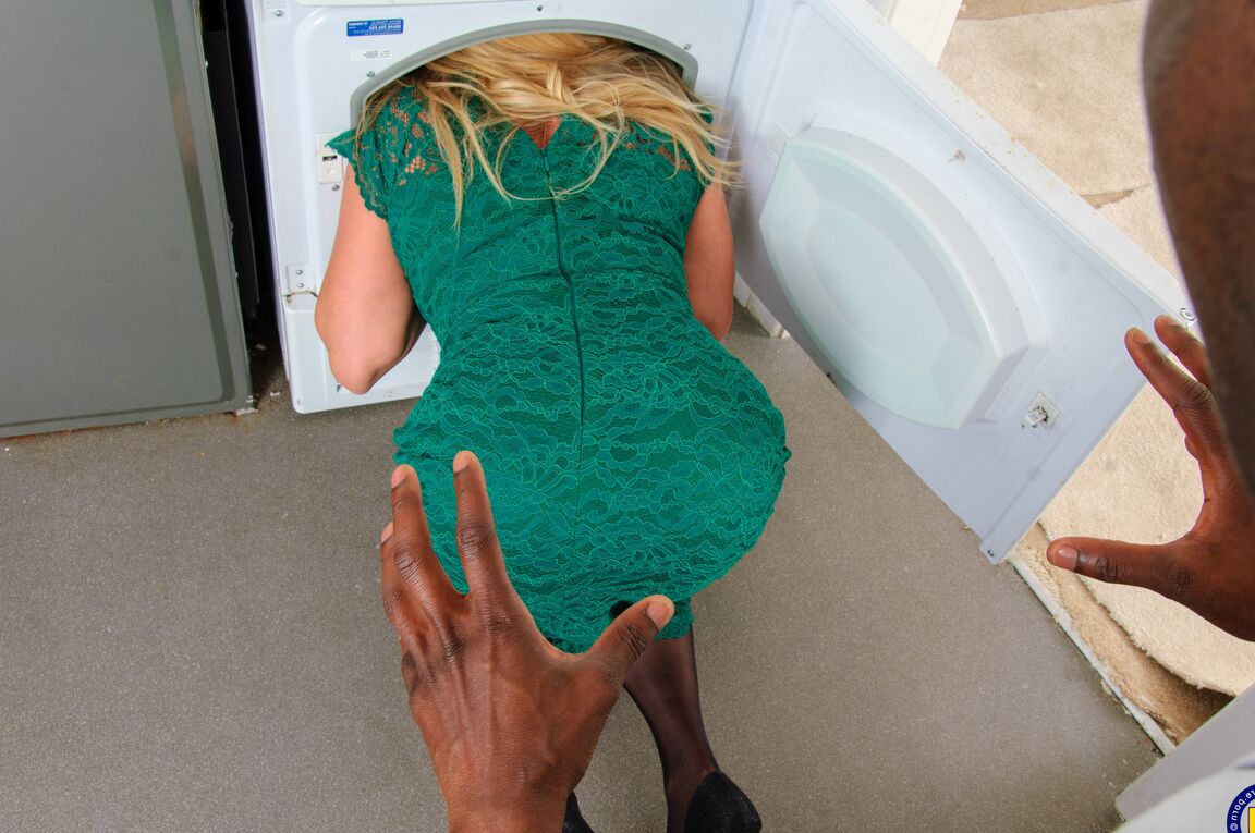 21P Mature NL Blonde Niki, Rockhardo Noir