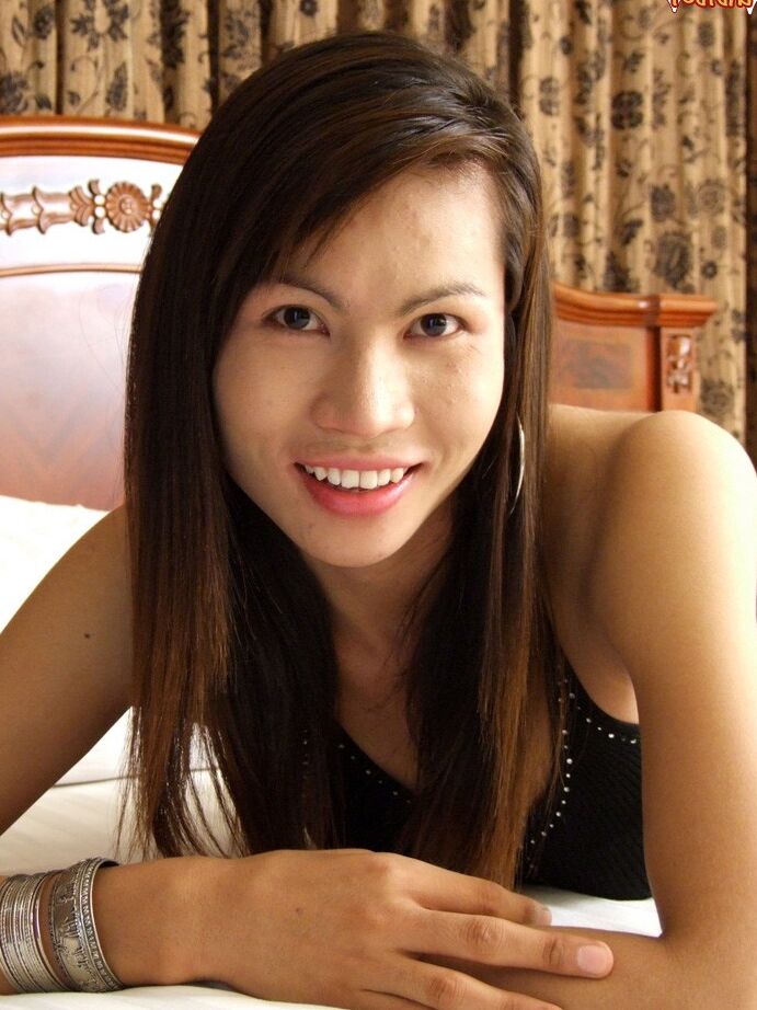 12P Asiatique TGirl Nam