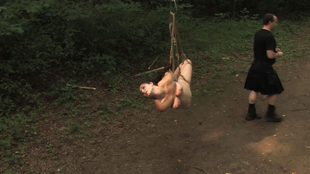 21P Hogtied Master Abraham, Sister Dee