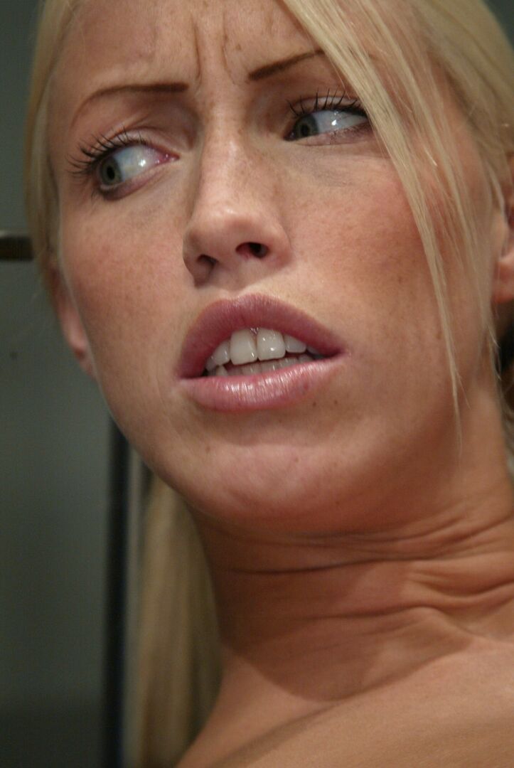 21P Hottie Cassie gets handcuffed in her jail cell and toyed by police officer
