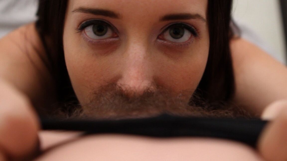 17P Intensive brünette Lesben Bobbi Starr