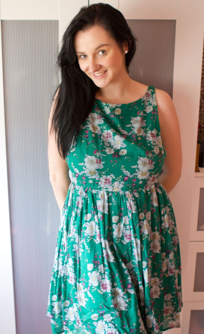16P Dark haired amateur Aeryn Walker unveils big naturals and full bush