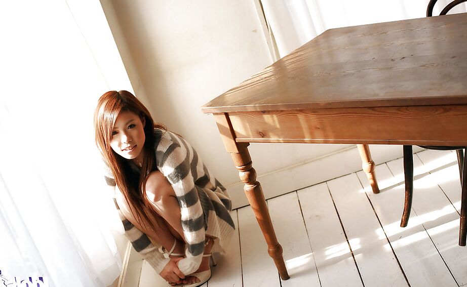 15P Haruka Sanada revelando seus lindos peitos grandes e buceta peluda