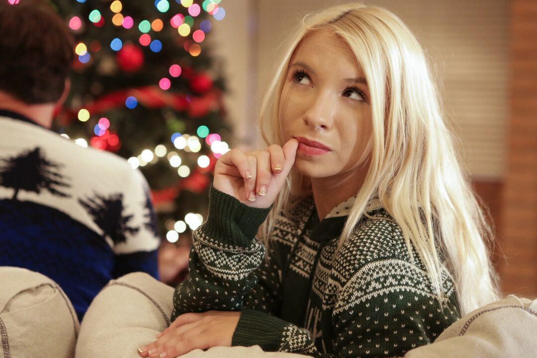 16P Weihnachtsdreier mit den wunderschönen Teenager-Babes Angel Smalls