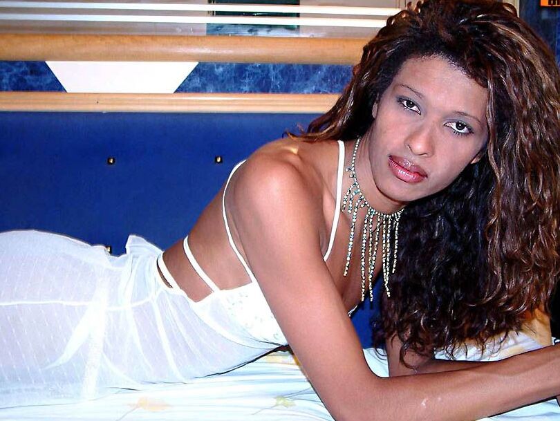 16P Negra TGirls Milena Williams