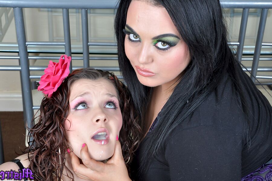 15P Overweight females participate in lesbian domination games