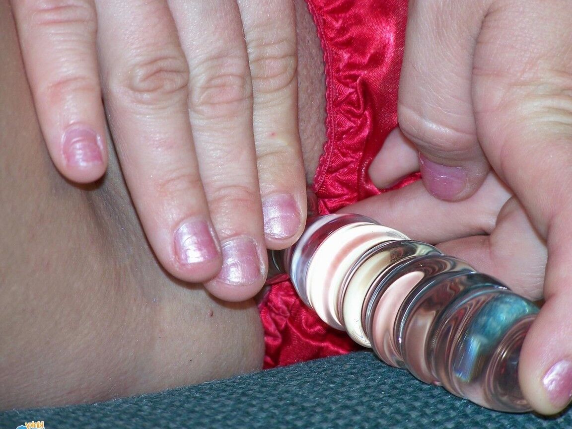 16P First timer Toni Faye ditches red lingerie before toying her creamy pussy