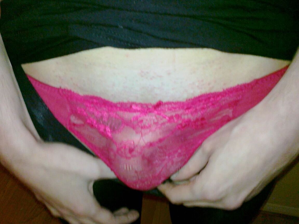 16P This hardcore crossdresser loves to play with his cock and suck hard dick when