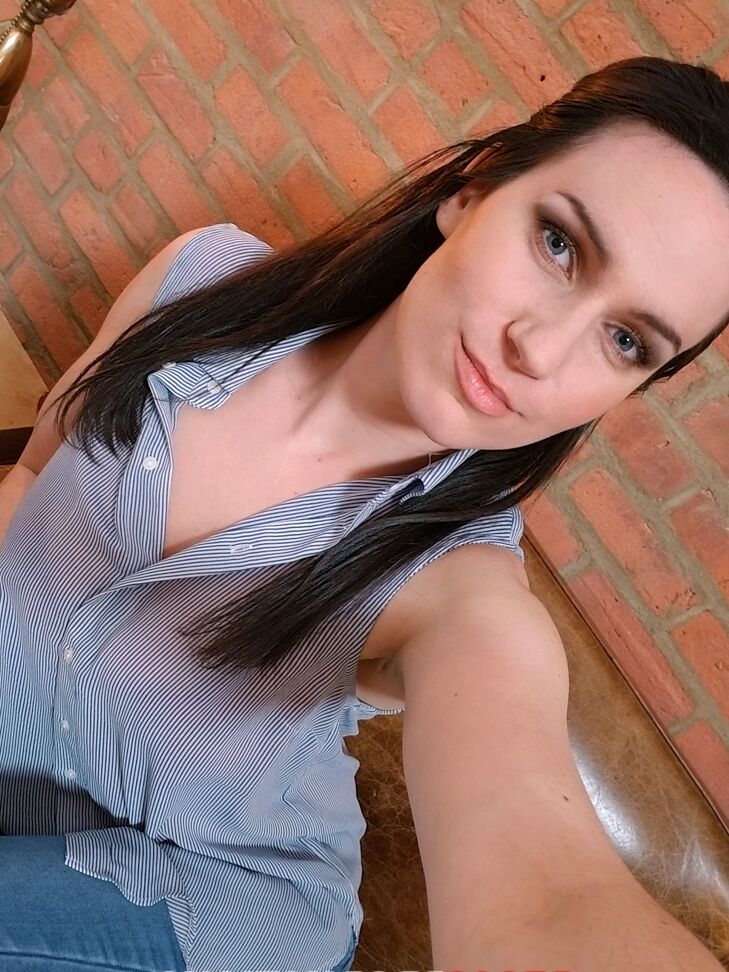 21P 3 vías porno Cherry X, Cloe Sweetheart