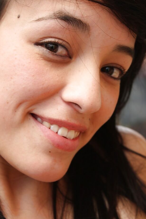 16P Latina slut Sharon Hernandez spends some good time with two studly lads