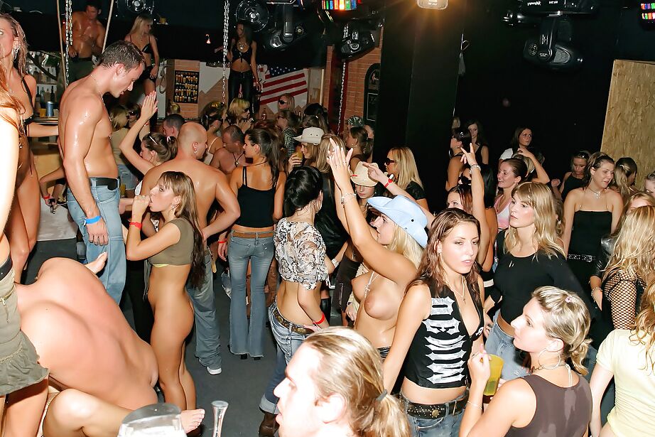 16P Cock starving lassies getting down with well-hung guys at the party