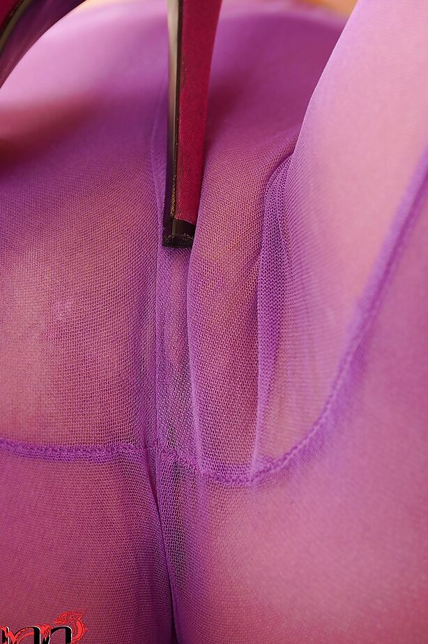 16P Chicas tetonas deliciosas en medias de nailon sexys hacen una acción lésbica caliente en la cama