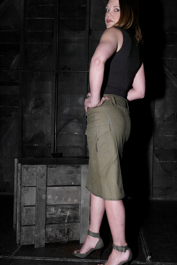 11P Sweet amateur brunette Ky posing in her lovely outfit in the dungeon