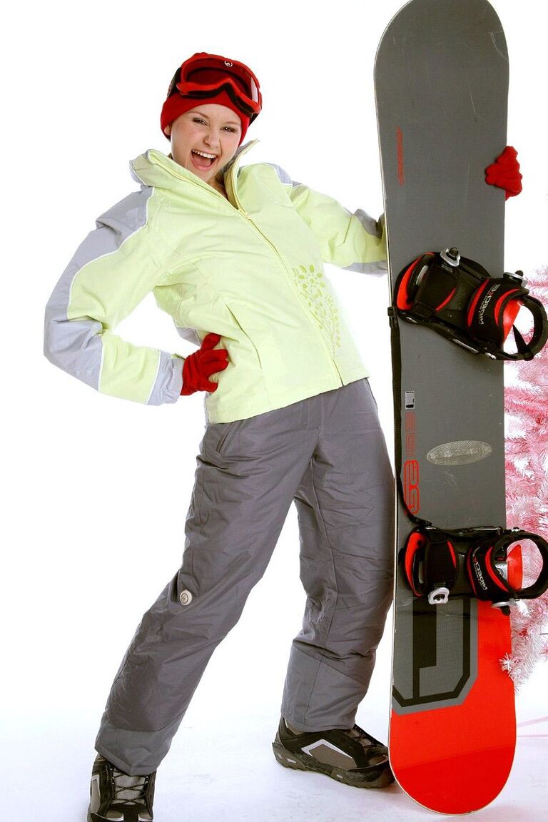 21P Teenager-Snowboarderin Lucie A zieht sich aus und zeigt ihren tollen natürlichen Körper