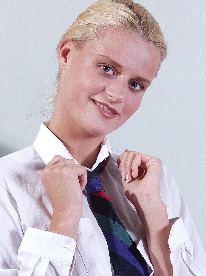 21P Hot Bitch High Sally Walker