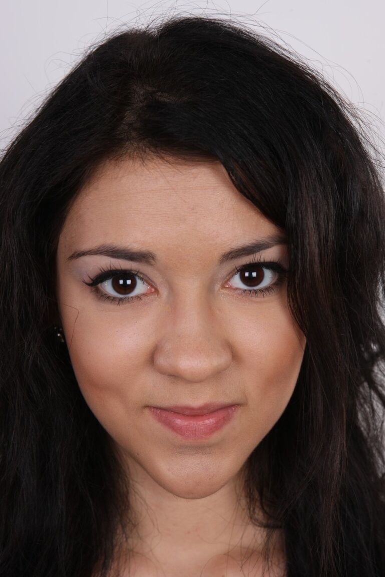 20P 18 year old girl Ester stands naked after launching her nude modeling career