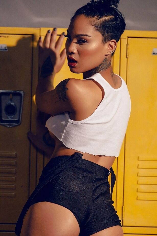21P Breathtaking ebony Honey Gold strips for locker-room closeups of her fine muff
