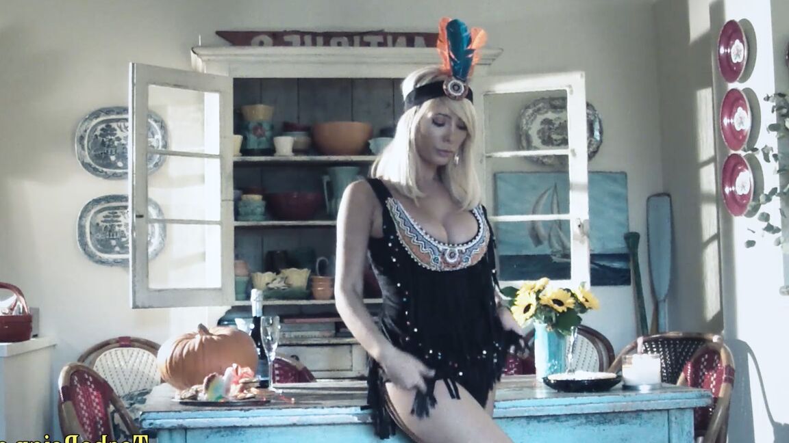 21P Blonde babe Tasha Reign shows her ass & tits on web cam on a Halloween night
