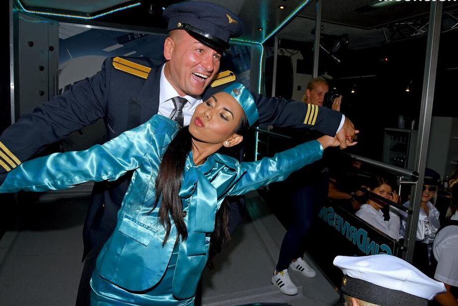 16P Swinging party lives of pilots and stewardesses revealed within