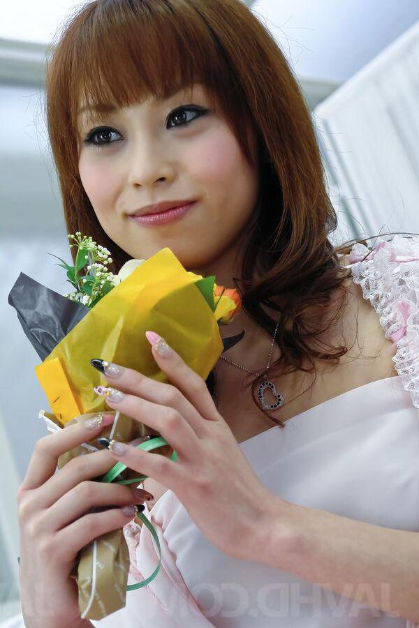 16P Lusty Japanese babe Miina Yoshihara eating berries and toying