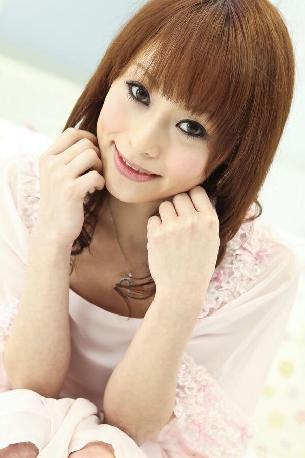 16P Lusty Japanese babe Miina Yoshihara eating berries and toying
