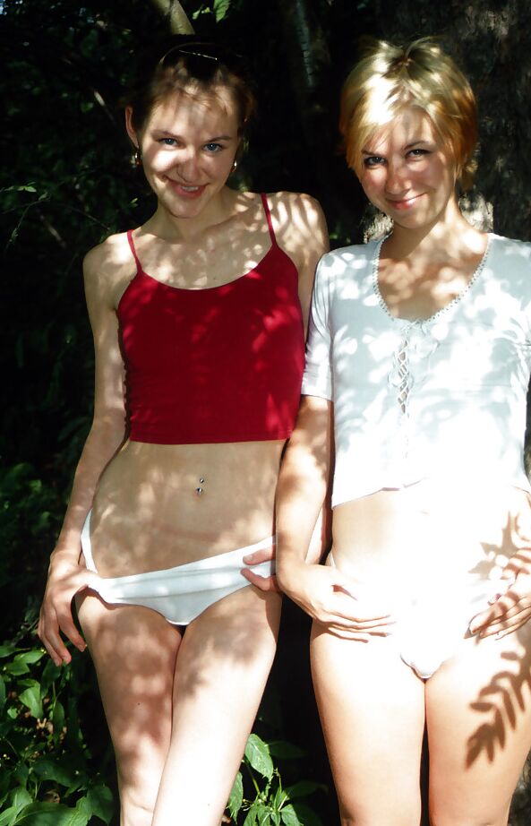 16P Adolescentes sucias con tetas pequeñas se divierten como lesbianas al aire libre