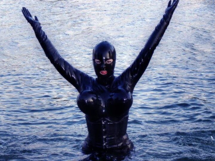 16P Mamas De Borracha Lago Rubberscubba