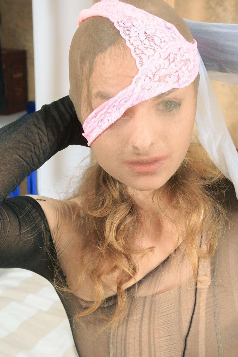 16P Silver's first encasement session 321 images