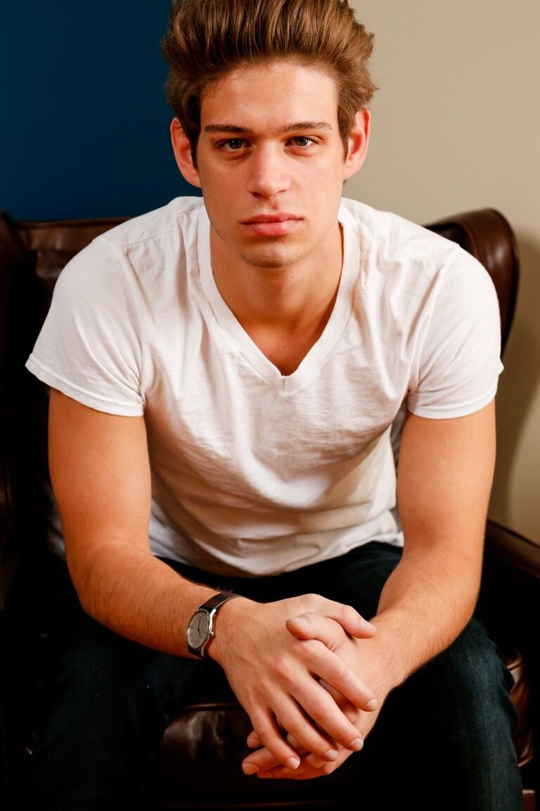 21P Handsome hunks Michael Del Ray & Jake Davis French kiss and fuck hard