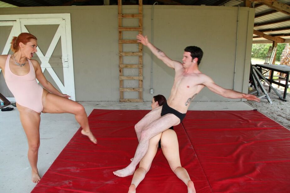 15P Dommes Cheyenne Jewel and Goddess Amadahy humiliate a guy after stretching