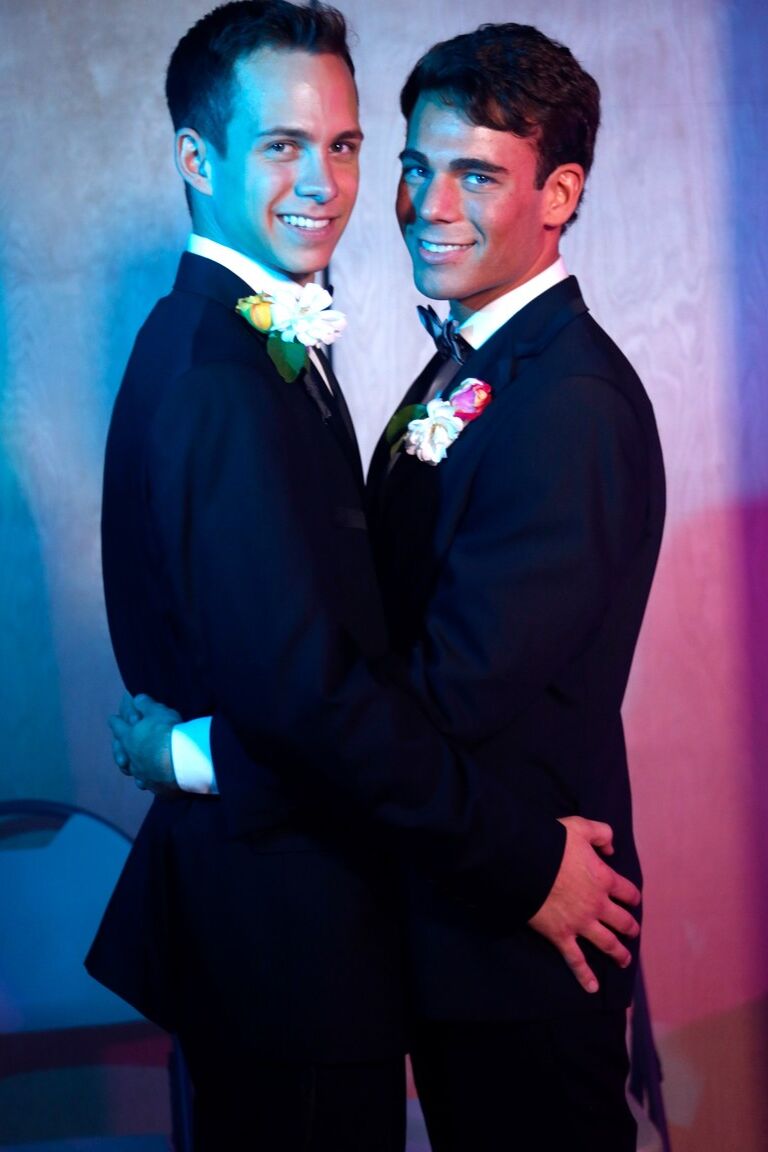 21P Gays excêntricos Garrett Cooper e Max Penn chupam o pau um do outro e fodem