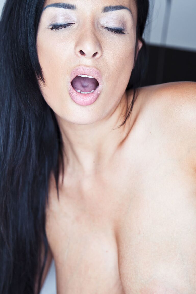 21P Viv Thomas Anissa Kate, Ena Sweet