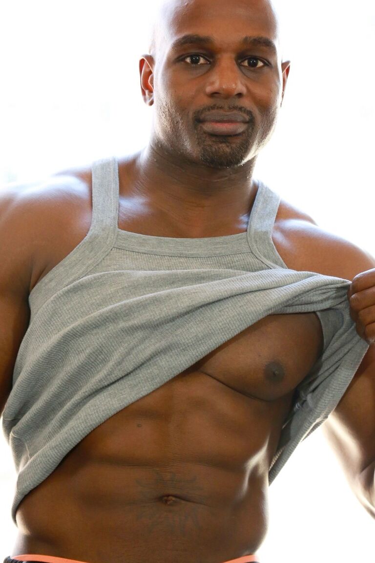 21P Strong ebony dude strips, shows his huge muscles & masturbates in a solo