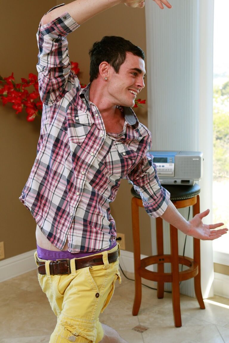 21P Stallion Maro Russo strips and fucks a blonde hunk Tyler Morgan in the ass