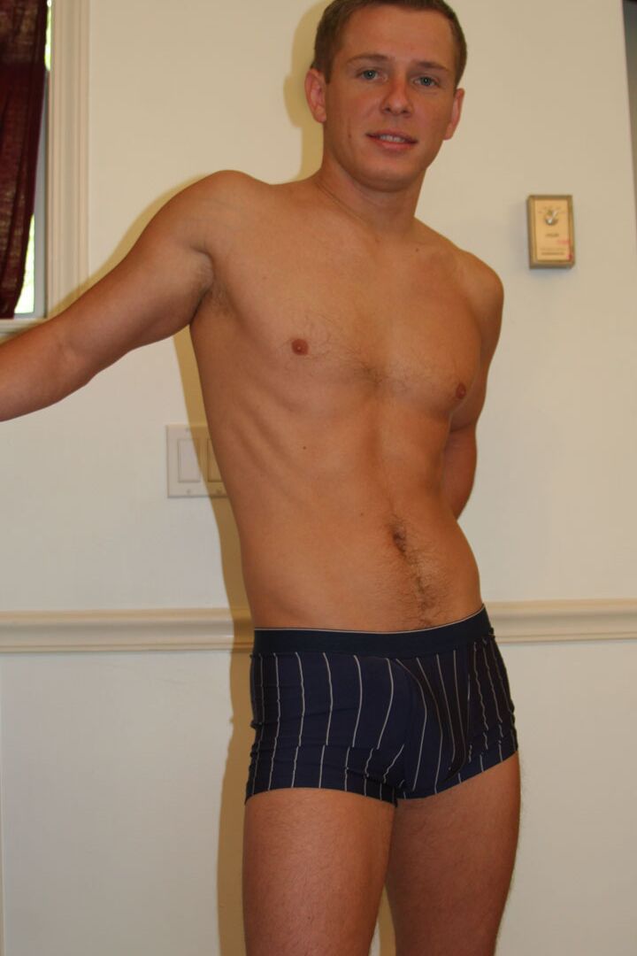 21P Horny gay men Tommy D and Brodie pose before sucking each other's stiff rod