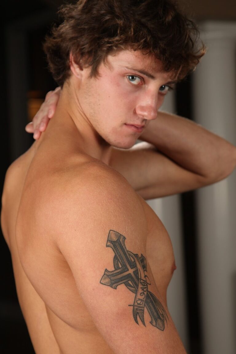 21P Ao Lado Masculino Ken Riley