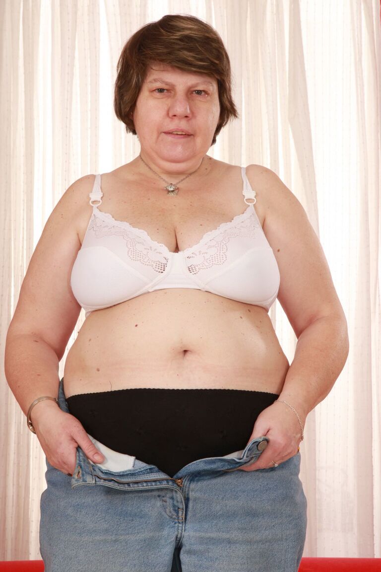 17P La abuela gorda Miluska pierde su bastón