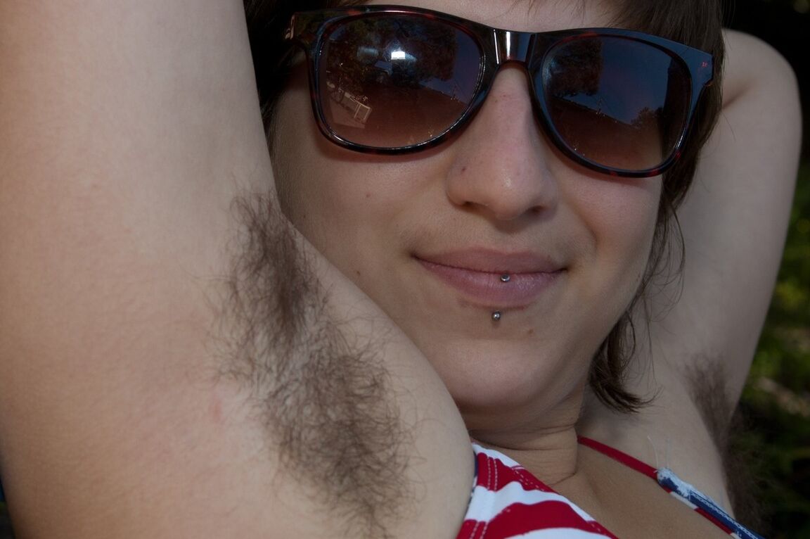 11P Somos Culo Peludo Tetas Grandes Peludas Al Aire Libre