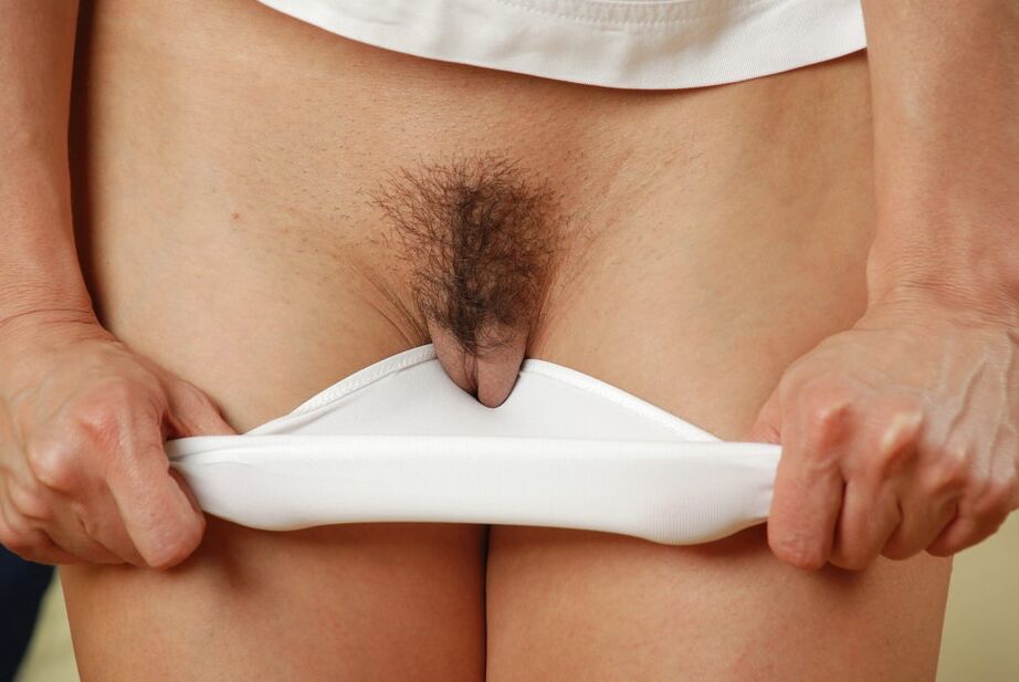 16P Pepper fantásticas escenas de desnudez y follada con los dedos en solitario en un vídeo amateur