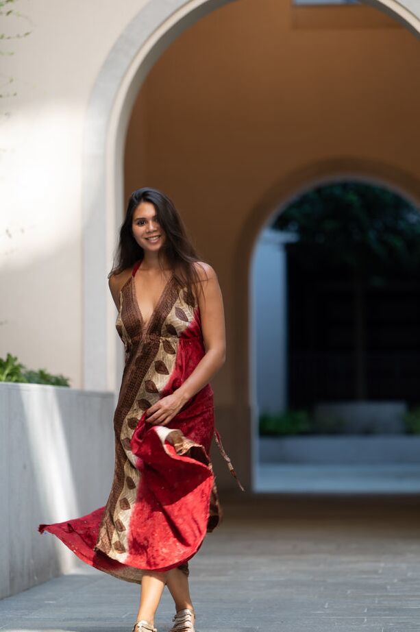 18P Gorgeous French brunette Savana takes selfies as she strolls around the