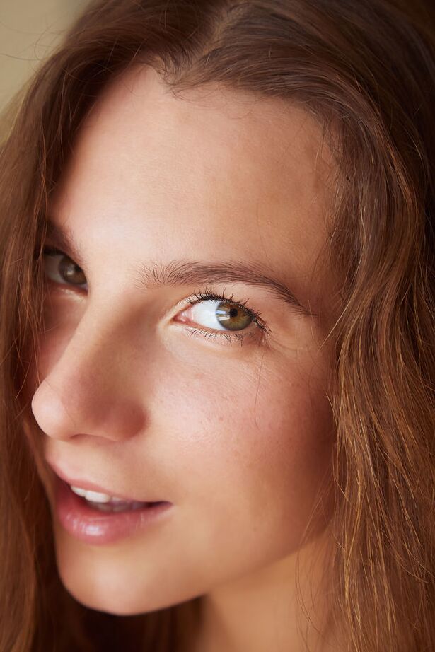 18P Stunning Belka is in a flirtatious mood, pulling her top open to expose her