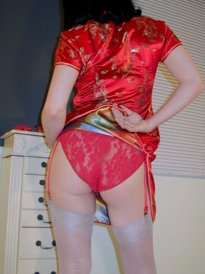 16P Leggy model in silk stockings and high heels