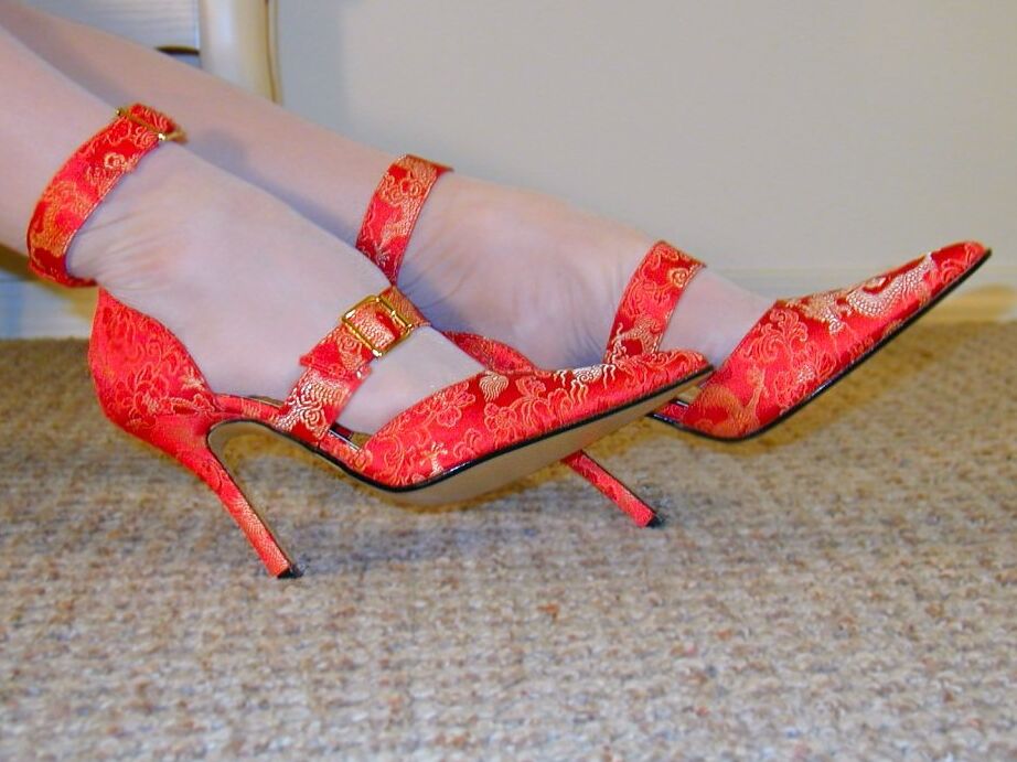 16P Leggy model in silk stockings and high heels